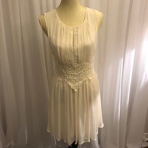 Suzy Shier - Floaty Lace Dress in Antiqued Ivory - Size M